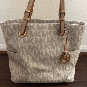 Michael Kors Jet Set Signature Logo Tote